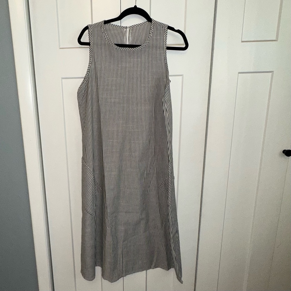 Black and White Striped Sleeveless Dress - large